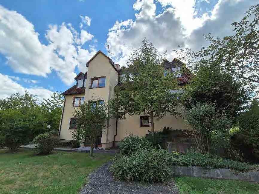 Eigentumswohnung (3 bis 4 Zimmer), Kfz-Stellplatz (Tiefgarage) in Neuendettelsau - Bild 3