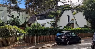 Garage, Einfamilienhaus, und Carport in Quellenstr. 35, 45481 Mülheim an der Ruhr, Saarn - Bild 1