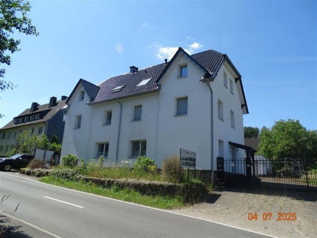 unbebautes Grundstück, Baugrundstück, Zweifamilienhaus, sonstiges Teileigentum (z.B. Keller, Hobbyraum), Eigentumswohnung (3 bis 4 Zimmer), Zweifamilienhaus, sonstiges Teileigentum (z.B. Keller, Hobbyraum), Eigentumswohnung (ab 5 Zimmer) in Marienheide - Bild 3