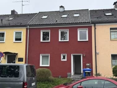 Reihenmittelhaus mit 2 Garagen in Passau - Bild 1
