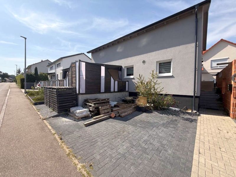 Einfamilienhaus mit Garage in Altdorf - Bild 3