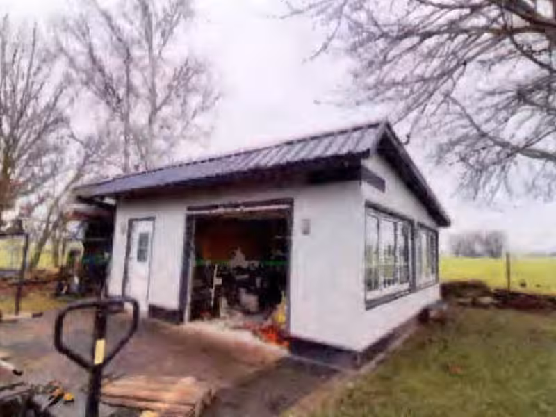 Einfamilienhaus mit angebautem Ferienhaus und Nebengebäuden in Altefähr - Bild 4