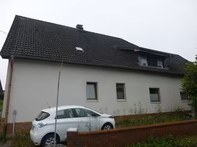 Altwohngebäude mit zwei Wohnungen und PKW-Garage in Tiefer Weg 5, 33181 Bad Wünnenberg, Bleiwäsche - Bild 2