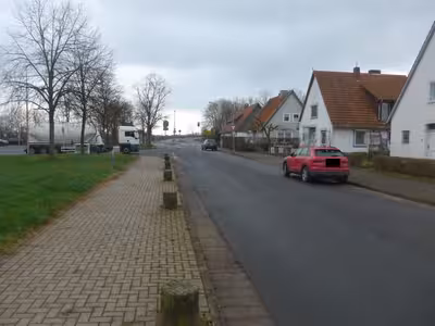 Garage, Einfamilienhaus in Kraftwerkssiedlung 7, 32469 Petershagen, Lahde - Bild 1
