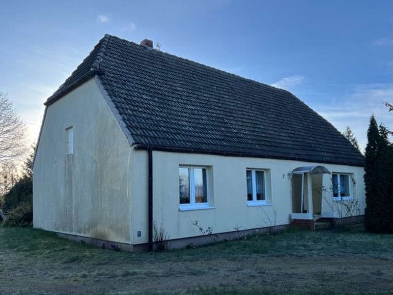 Wohnhaus mit Anbau und Nebengebäuden in Lübesse - Bild 1
