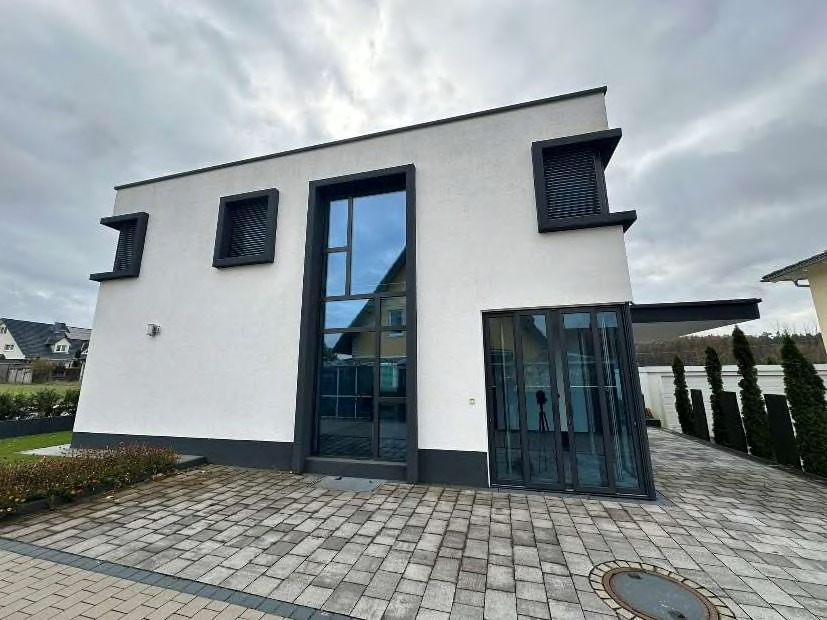 Einfamilienhaus, zugehörige Verkehrsfläche in Roßtal - Bild 1