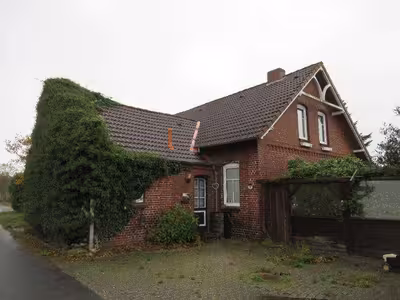 Einfamilienhaus mit Nebengebäude in Friedeburger Straße 17, 26446 Friedeburg, Etzel - Bild 1