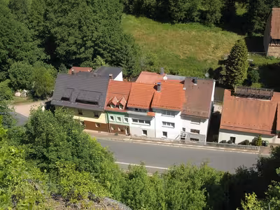 Eigentumswohnung (3 bis 4 Zimmer), Garage, Sonstiges in Plecher Straße 8, 91284 Neuhaus a. d. Pegnitz - Bild 1