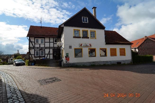 Sonstiges, ehemalige Dorfgaststätte mit Wohnung und Nebengebäuden; Denkmalschutz, Sanierungsfall; die beiden Grundstücke bilden eine wirtschaftliche Einheit in Basdorf - Bild 1