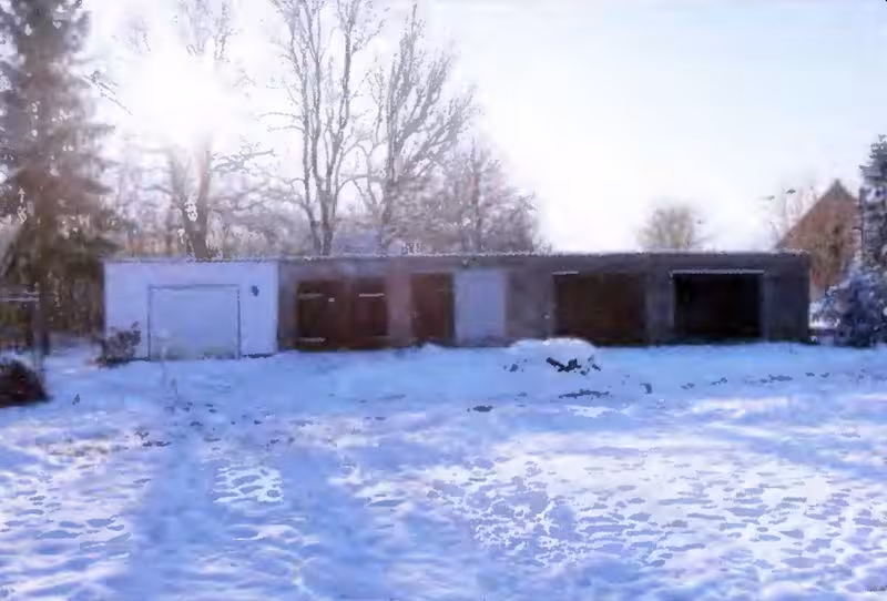 Denkmalgeschütztes, ehemaliges Gutshaus mit Garagenzeile in Barkow - Bild 3