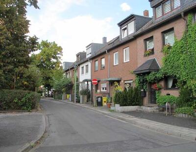 Garage, Einfamilienhaus in Marschnerstraße 12, 40593 Düsseldorf, Benrath - Bild 2