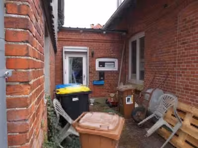 Wohnhaus mit rückwärtigem ehem. Stallgebäude in Rendsburger Straße 2, 24782 Rickert - Bild 2