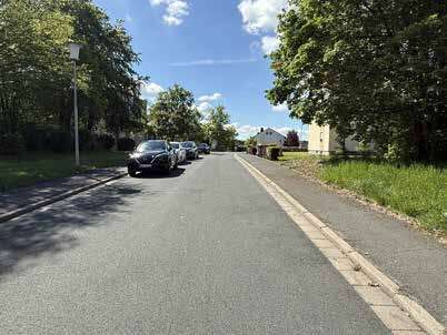 Eigentumswohnung Nr. 3 EG links und Fertigteilgarage in Selb - Bild 2