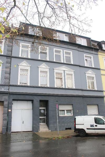 Mehrfamilienhaus, zwei Nebengebäude (Werkstatt), einem Garagengebäude (Einzelgarage) und vier Reihengaragen in Franz-Bielefeld-Straße 67, 45881 Gelsenkirchen - Bild 1