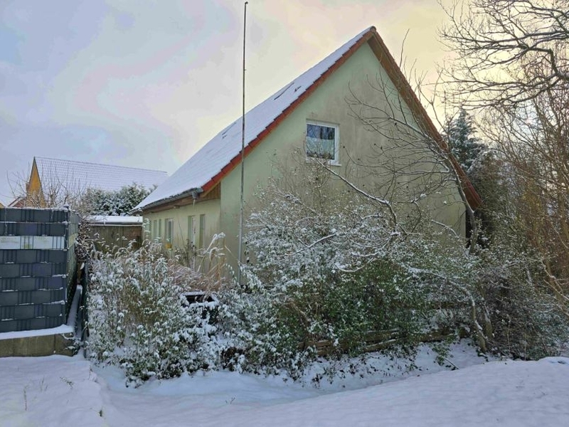 Einfamilienwohnhaus mit Einliegerwohnung und Nebengebäuden in Tessin - Bild 3