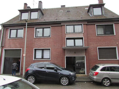 Mehrfamilienhaus mit 6 Wohnungen sowie Garage 3 Einzelgaragen in Nalenzstr. 15, 47137 Duisburg, Meiderich - Bild 1