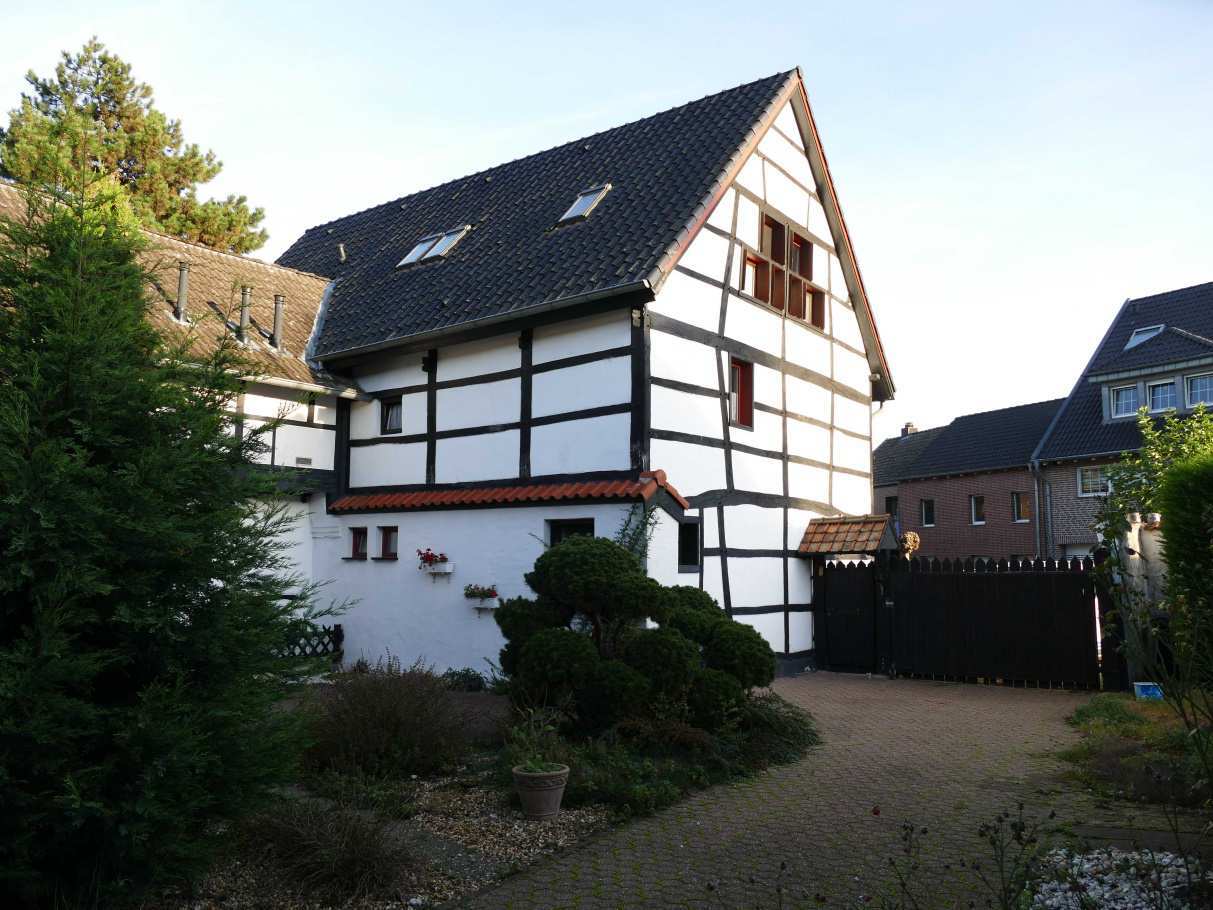 unbebautes Grundstück, Mehrfamilienhaus, Nebengebäude in Titz - Bild 4