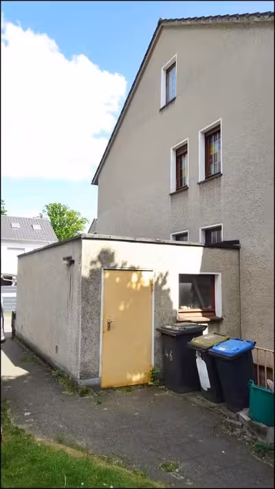 Zweifamilienhaus, Garage, Doppelhaushälfte, mehrere Nebengebäude, mehrere Nebengebäude in Eichenstraße 46, 45711 Datteln - Bild 2