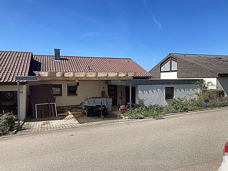 Doppelhaushälfte mit Carport in Kohlberg - Bild 4