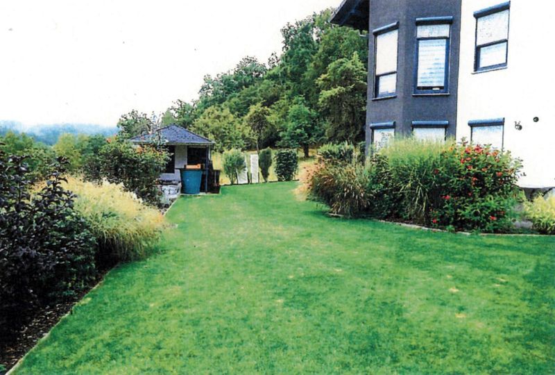 Einfamilienhaus mit Einliegerwohnung und Carport in Herbolzheim - Bild 3