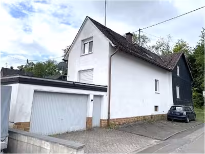 Eigentumswohnung (3 bis 4 Zimmer), 2 Wohnungseigentumseinheiten (Altbau und Anbau mit Garage) in Eckenhagener Straße 31, 51580 Reichshof, Mittelagger - Bild 2