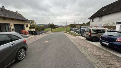 Einfamilienhaus, Garage, unbebautes Grundstück in Gartenstraße 19, 65558 Lohrheim - Bild 2