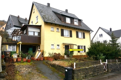 Einfamilienwohnhaus mit Garage, Nebengebäude und Landwirtschaftsfläche in Obere Klebstraße 22, 74653 Ingelfingen - Bild 1