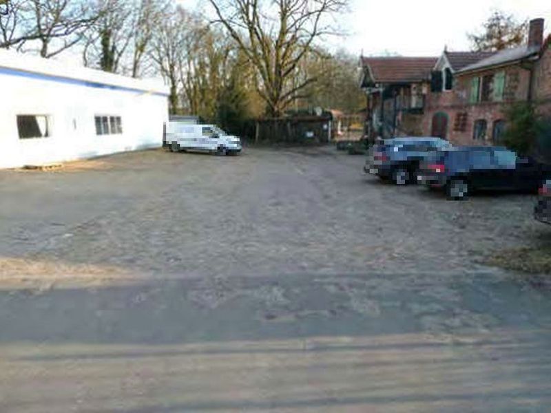 Wohnhaus, Werkstattgebäude, 2 Garagen und Zuwegung in Quickborn - Bild 3