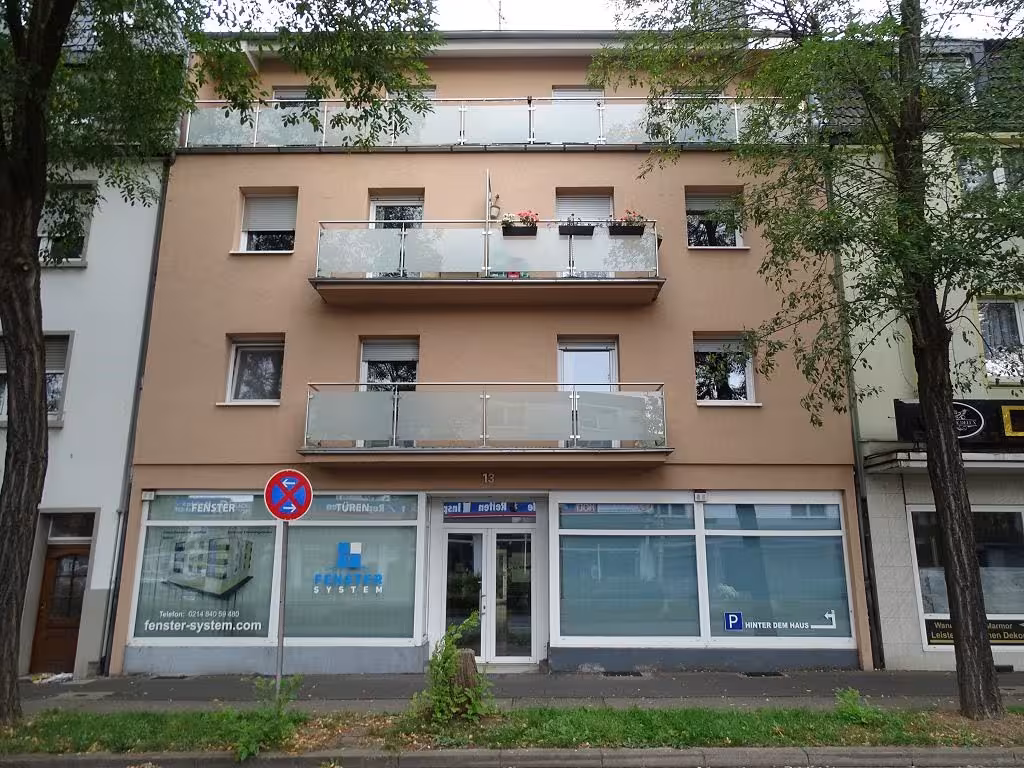 Wohn-/Geschäftshaus, Reihenhaus, Kfz-Stellplatz in Leverkusen - Bild 1