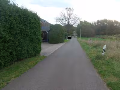 Zweifamilienhaus, gewerblich genutztes Grundstück, Kfz-Stellplatz, Garage in Eschweg 25, 32457 Porta Westfalica, Holtrup - Bild 2