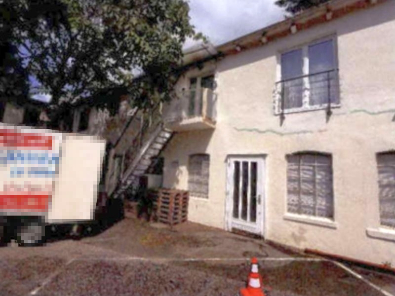 Bürogebäude, 3 Lagergebäude und 19 Garagen in Hamburg - Bild 2