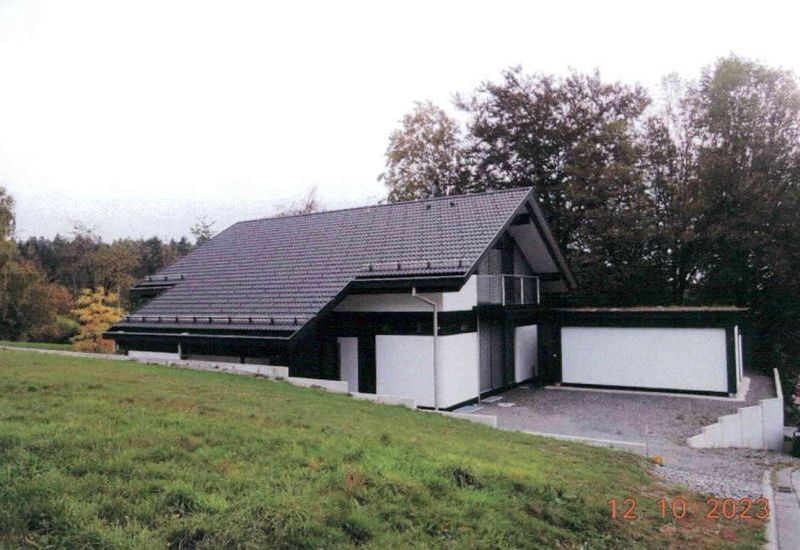 Einfamilienhaus mit Doppelgarage, Carport und Geräteraum in Wilhelmsfeld - Bild 1
