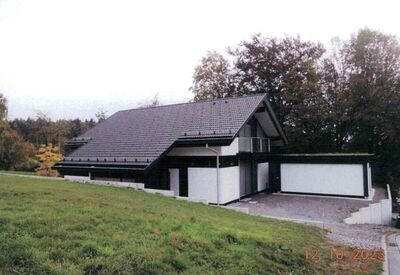 Einfamilienhaus mit Doppelgarage, Carport und Geräteraum in Rainweg 13, 69259 Wilhelmsfeld - Bild 1