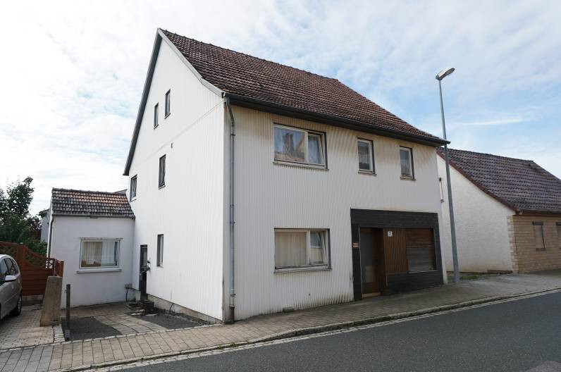 Ein- bis Zweifamilienhaus - siehe Beschreibung in Frohnlach - Bild 1
