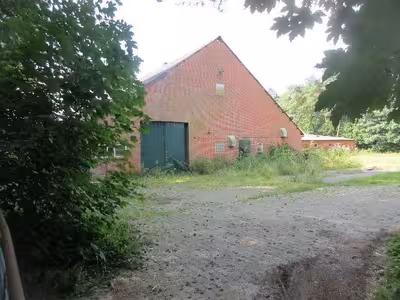 Einfamilienhaus, mit Nebengebäude, Stallgebäude u. a. in Am Seitenkanal  22, 49762 Lathen, Kathen-Frackel - Bild 2