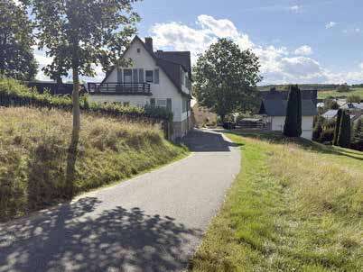 Einfamilien-Reihenhaus mit Nebengebäude in Bad Steben - Bild 3
