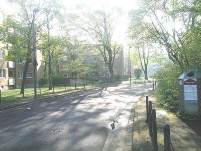 Eigentumswohnung sowie Tiefgaragen-Stellplatz in Stralsunder Straße 30, 40595 Düsseldorf, Garath - Bild 1