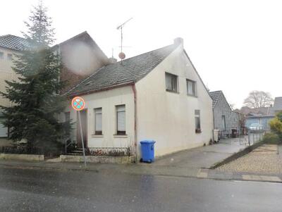 Garage, Einfamilienhaus in Amerner Straße 6, 41366 Schwalmtal, Waldniel - Bild 1