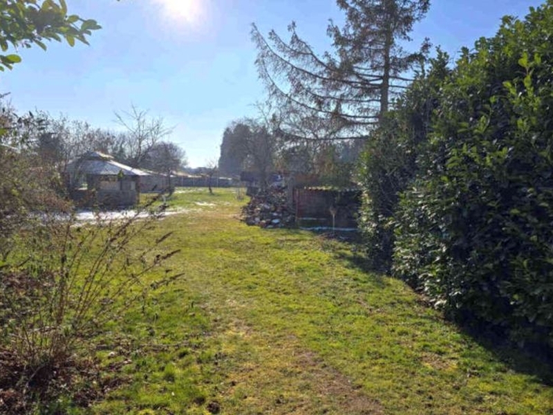 Einfamilienwohnhaus mit Nebengebäudein Neverin in Neverin - Bild 1