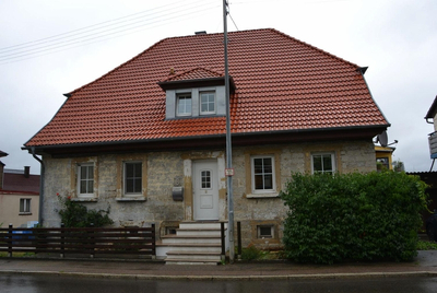 Einfamilienhaus mit abbruchreifem Nebengebäude in Kaiserstraße 8, 74572 Blaufelden - Bild 1