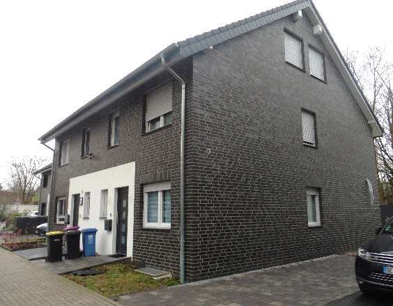 Einfamilien-Doppelhaus mit PKW-Stellplatz sowie Miteigentum an Wegeflächen und einer Garagen- und Stellplatzanlage in Gladbeck - Bild 4