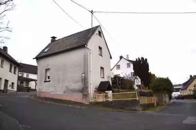 Wohn-/Geschäftshaus in Bergstraße 10, 56729 Ettringen - Bild 2