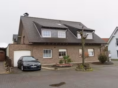 Zweifamilienhaus, Garage in Patterner Ring 69, 52457 Aldenhoven - Bild 2
