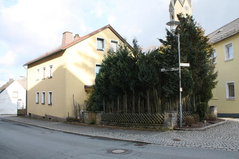 Zweifamilienwohnhaus mit Windfang, Doppelgarage in Schwarzenbach am Wald - Bild 3