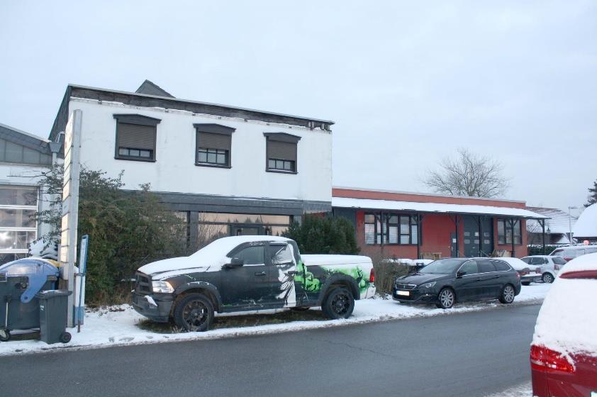 Kfz-Stellplatz, Garage, Gewerbeeinheit (z.B. Laden, Büro) in Monheim am Rhein - Bild 1