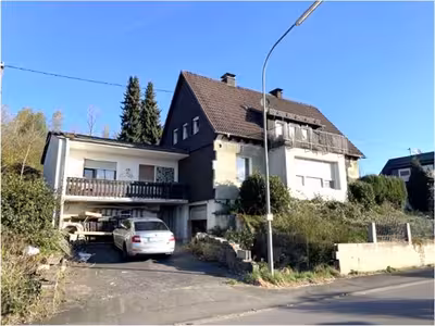 Einfamilienhaus mit Einliegerwohnung und Kellergarage in Stentenbergstraße 26, 51702 Bergneustadt - Bild 1