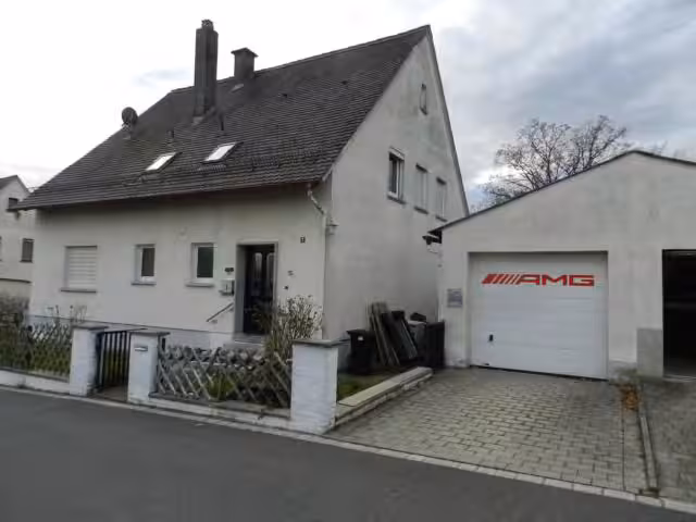 Zweifamilienhaus, Garage in Oberulsenbach - Bild 1