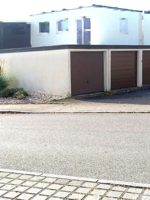 Wohnhaus (Reihenhaus) und Garage in Böblingen - Bild 4