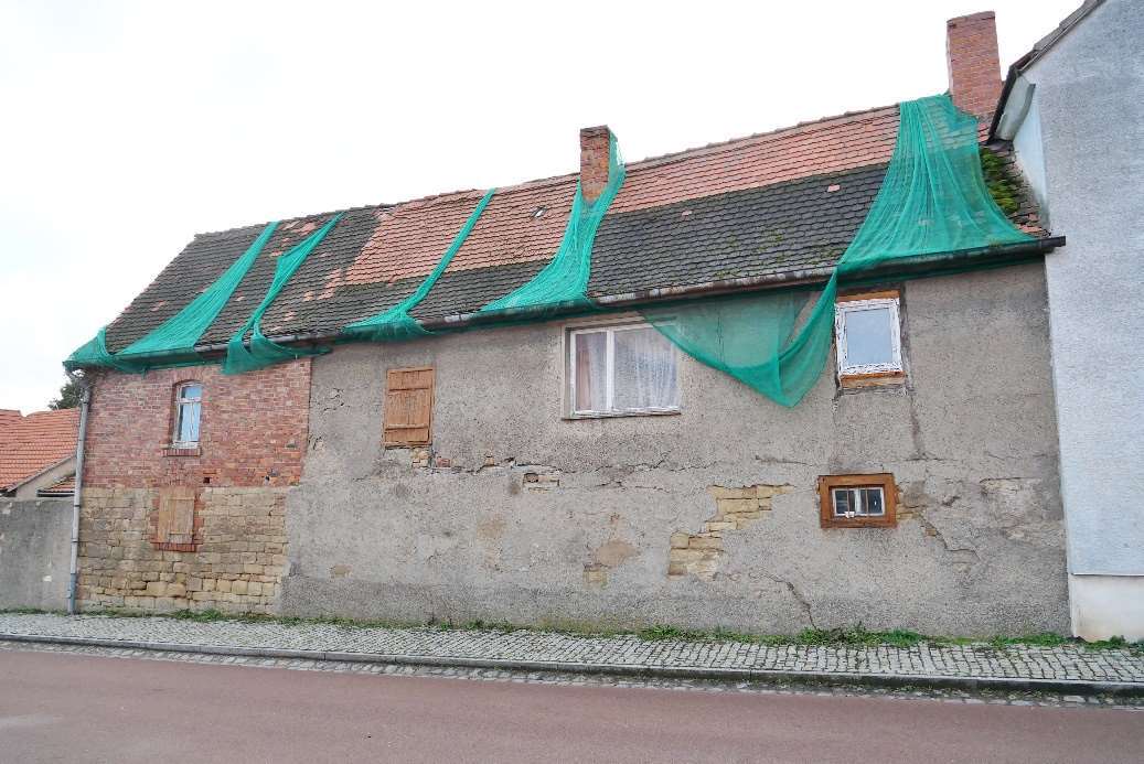 Einfamilien-Wohnhaus, zwei Nebengebäude, Schuppen in Roßleben-Wiehe - Bild 4