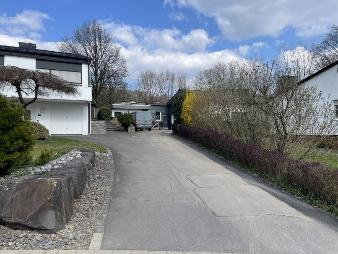 Garage, Einfamilienhaus, Einfamilienhaus mit Einliegerwohnung und Schwimmbadanbau in Meinerzhagen - Bild 4